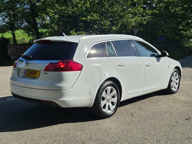 Vauxhall Insignia 2013 2 2.0 Cdti Sri Nav Sports Tourer A White #3