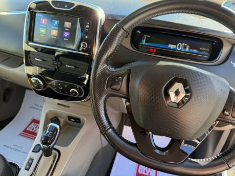 Renault Zoe 65Kw I Dynamique Nav 22Kwh White #16