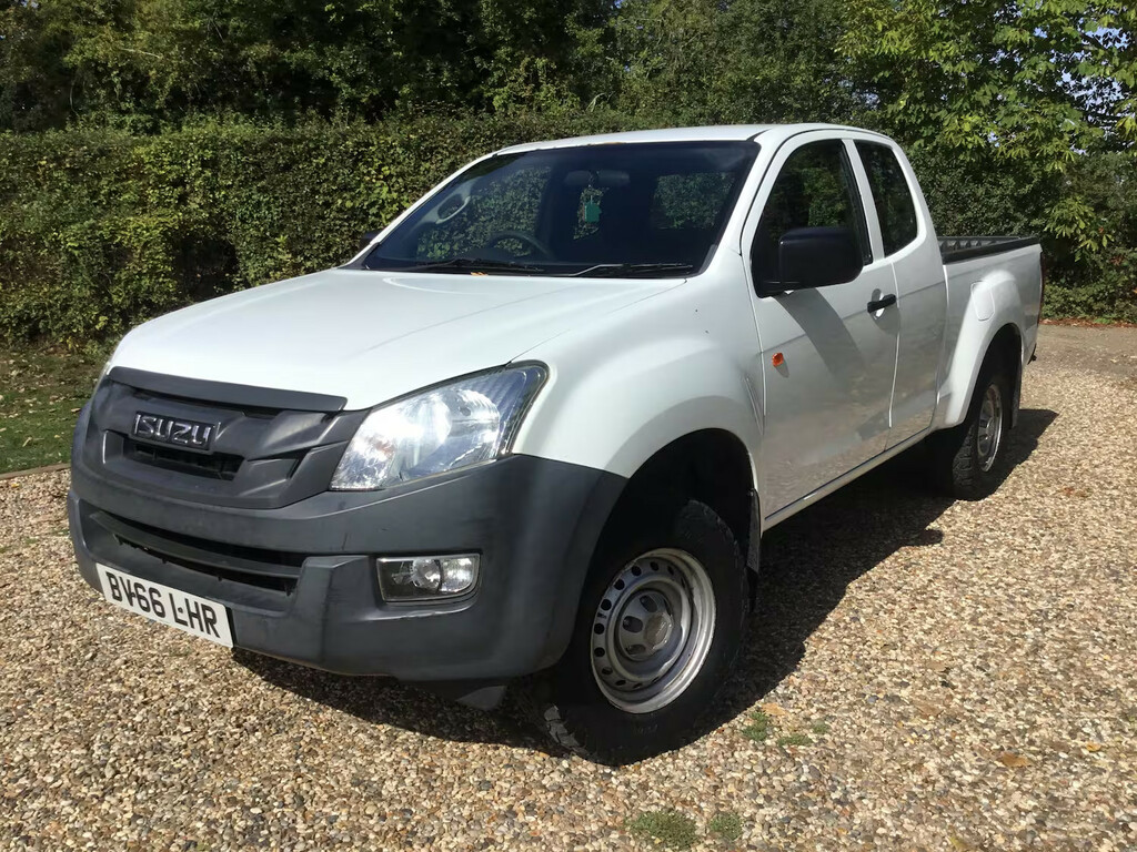 Isuzu D-Max 2.5Td Extended Cab 4X4 Pick Up White #2
