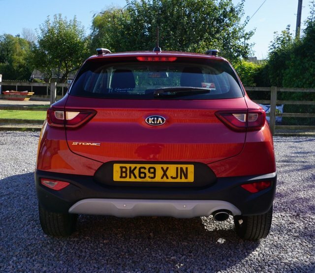 Kia Stonic 2 Suv Red #5