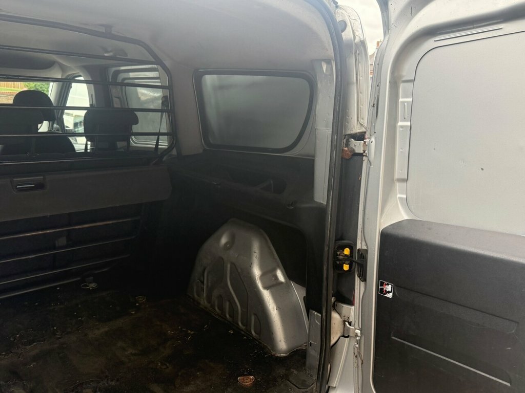 Vauxhall Combo 1.6 Cdti 2300 16V Fwd L2 H1 S S White #9
