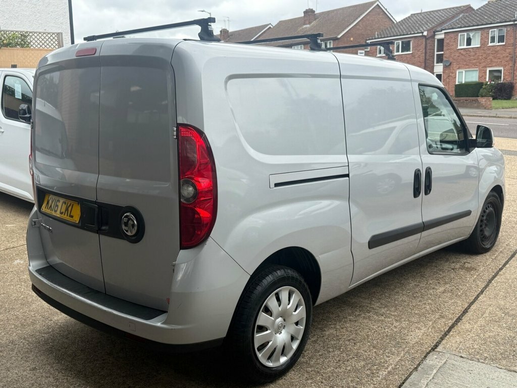 Vauxhall Combo 1.6 Cdti 2300 16V Fwd L2 H1 S S White #5