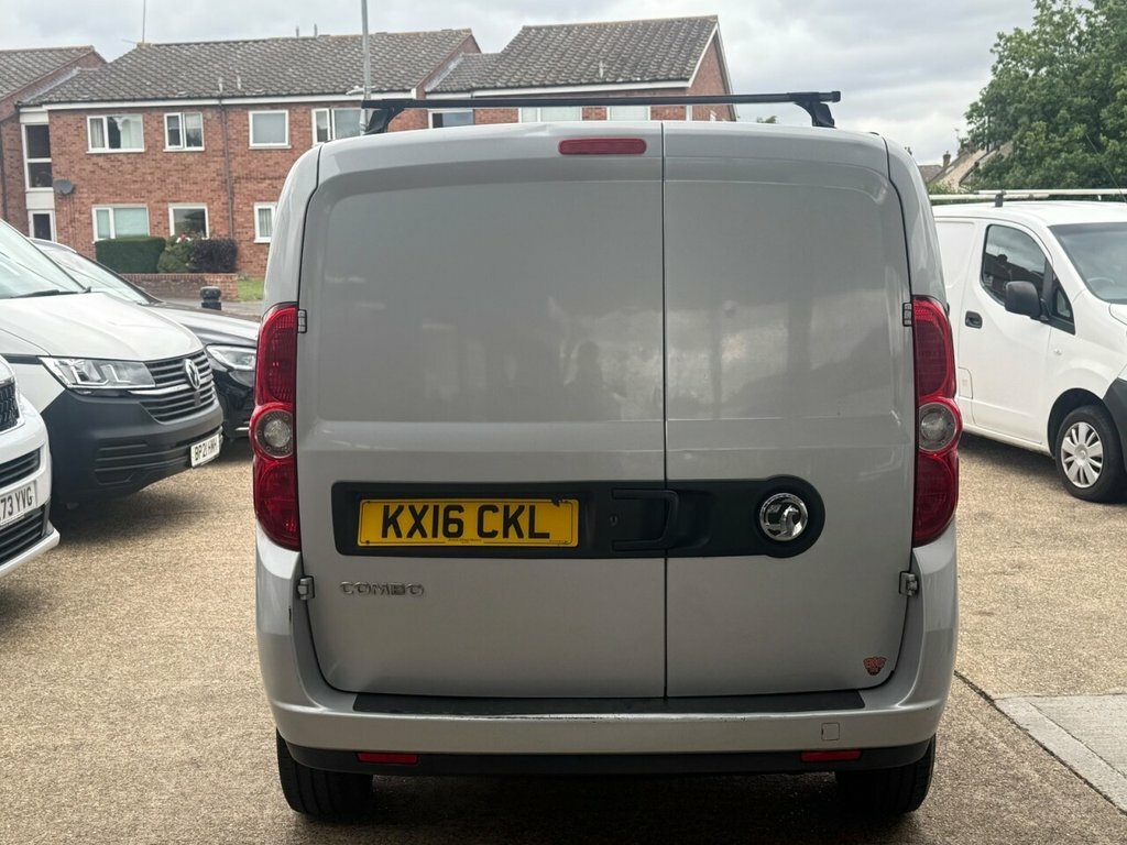 Vauxhall Combo 1.6 Cdti 2300 16V Fwd L2 H1 S S White #7