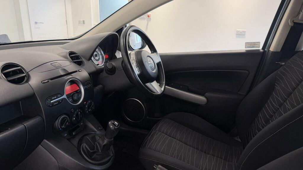 Mazda 2 09 Mazda Mazda2 1.5 Sport Euro 4 White #49