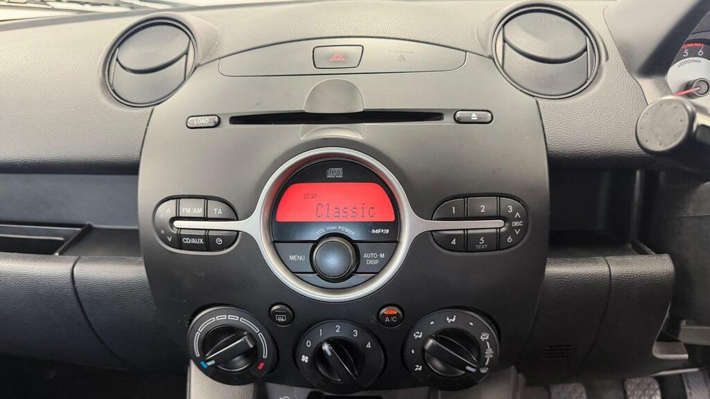 Mazda 2 09 Mazda Mazda2 1.5 Sport Euro 4 White #41