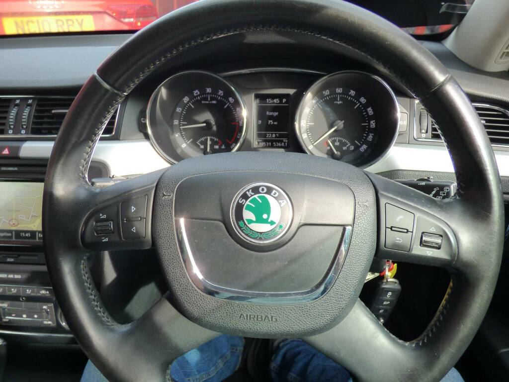 Skoda Superb 2.0 Elegance Tdi Cr 140 Bhp Grey #35