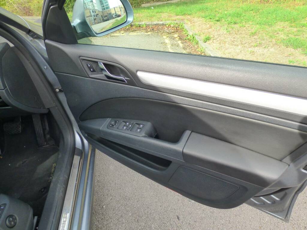 Skoda Superb 2.0 Elegance Tdi Cr 140 Bhp Grey #24