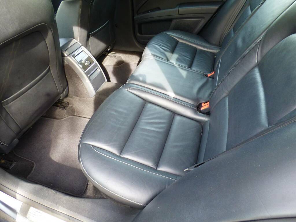 Skoda Superb 2.0 Elegance Tdi Cr 140 Bhp Grey #16