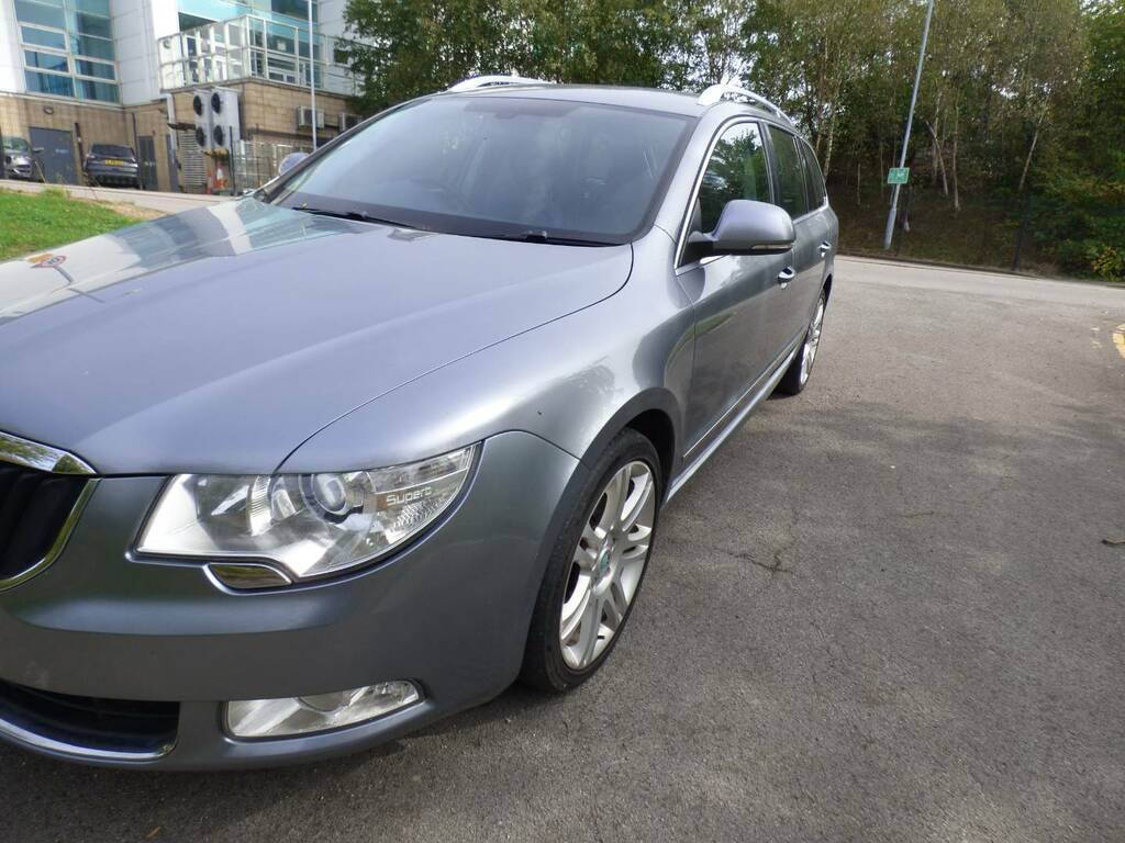 Skoda Superb 2.0 Elegance Tdi Cr 140 Bhp Grey #4