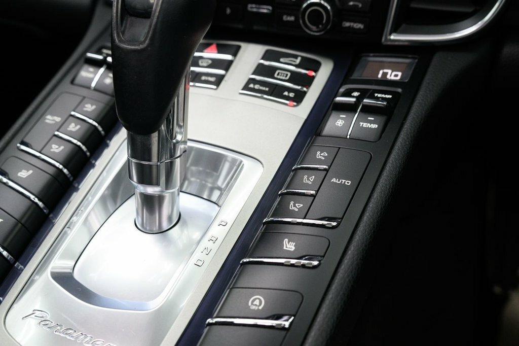Porsche Panamera 3.0 V6 Platinum Edition Tiptronic S #33