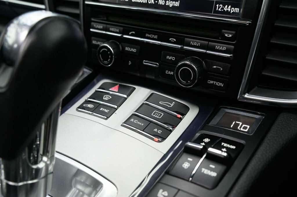 Porsche Panamera 3.0 V6 Platinum Edition Tiptronic S #37
