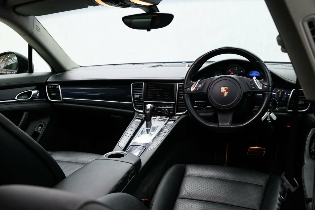 Porsche Panamera 3.0 V6 Platinum Edition Tiptronic S #25