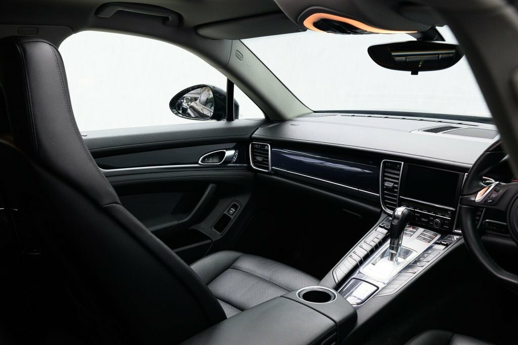 Porsche Panamera 3.0 V6 Platinum Edition Tiptronic S #26