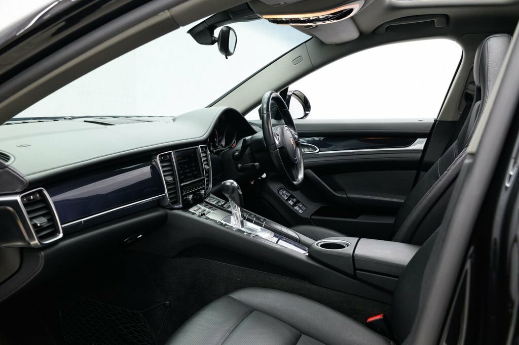 Porsche Panamera 3.0 V6 Platinum Edition Tiptronic S #23