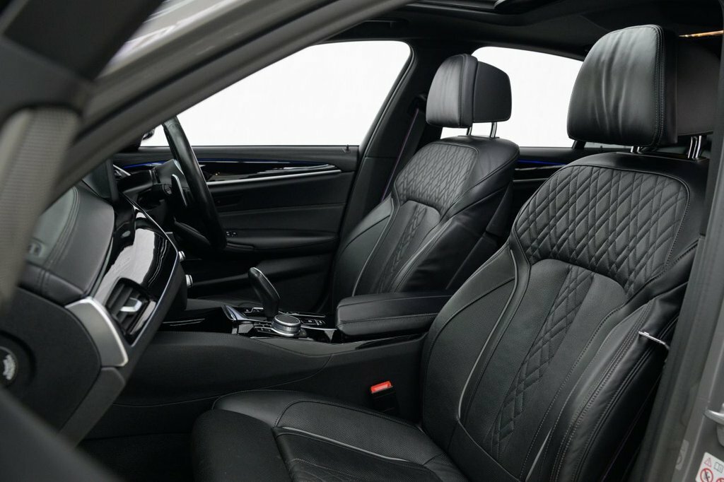 BMW 5 Series 530E M Sport Black #26