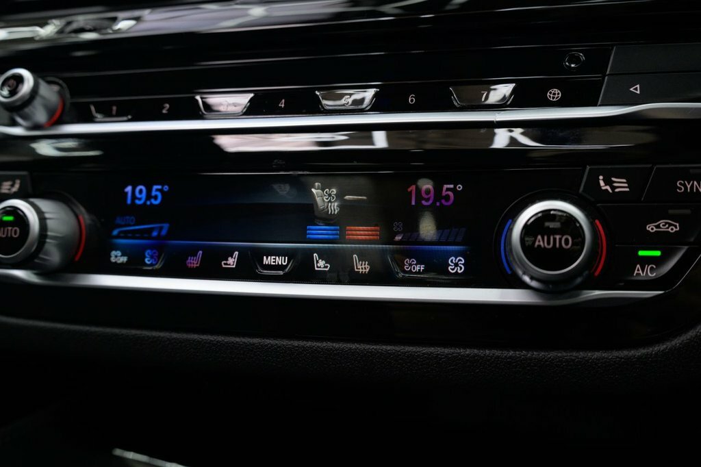 BMW 5 Series 530E M Sport Black #42
