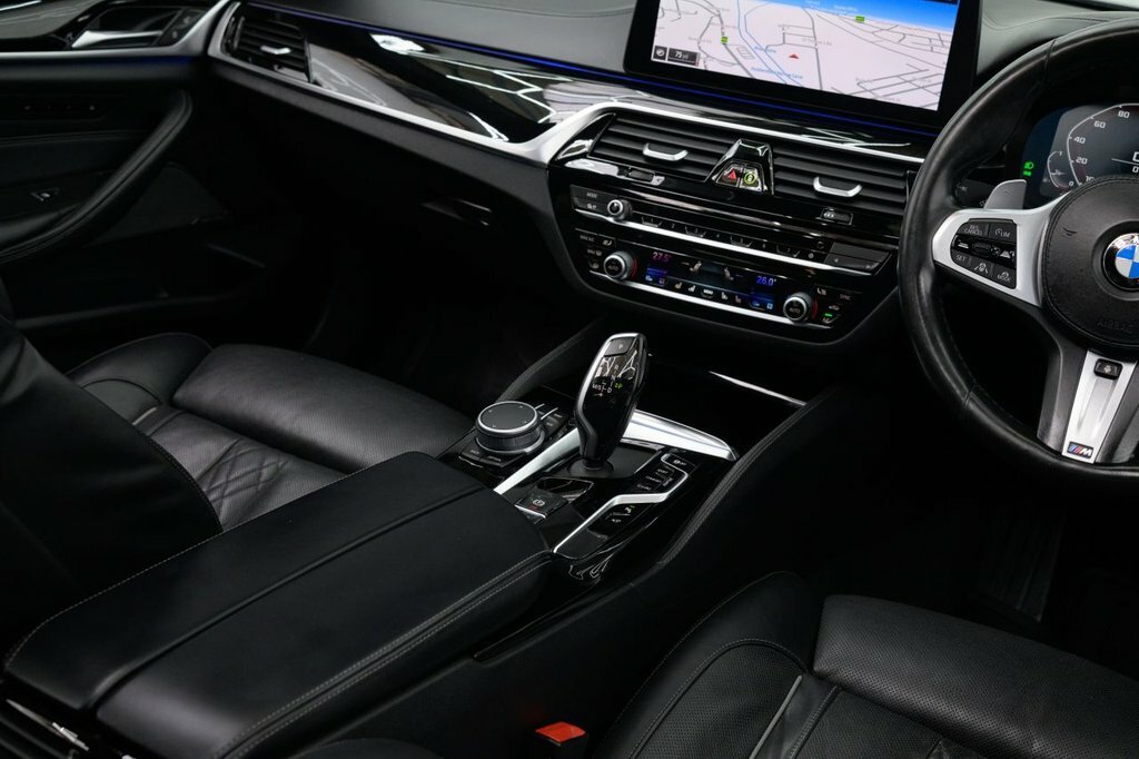 BMW 5 Series 530E M Sport Black #30