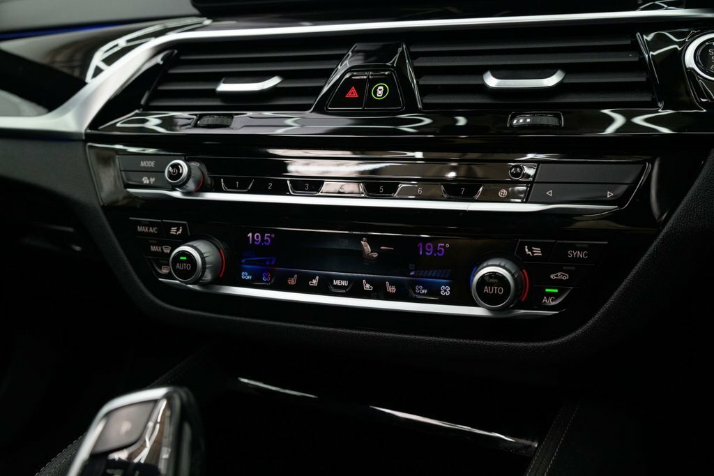 BMW 5 Series 530E M Sport Black #40
