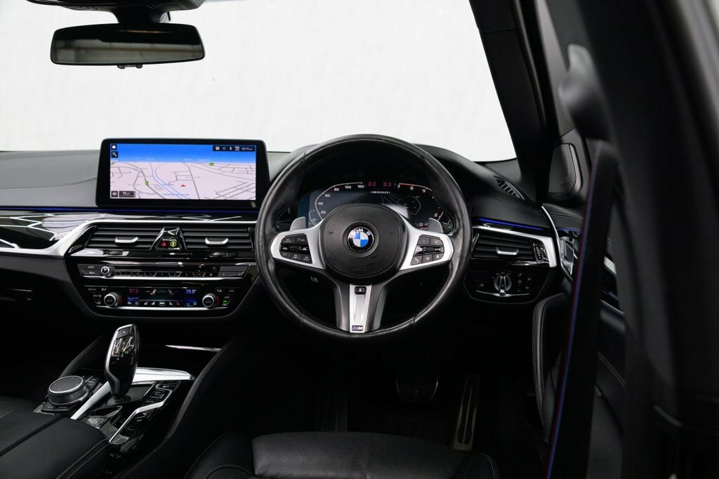 BMW 5 Series 530E M Sport Black #32