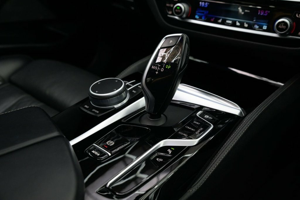BMW 5 Series 530E M Sport Black #38