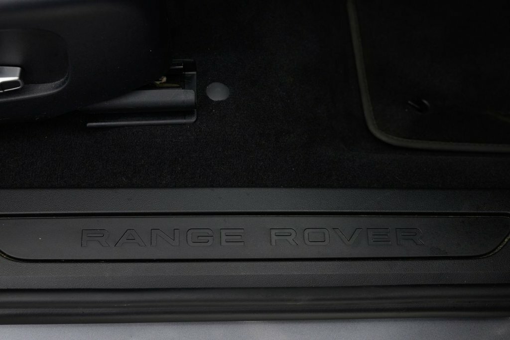 Land Rover Range Rover Evoque 1.5 P300e Brown #17
