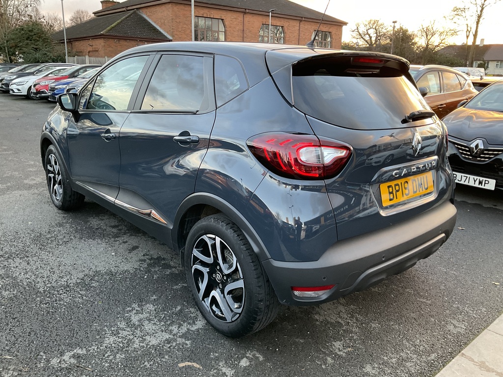 Renault Captur 1.3 Tce 150 Iconic Edc Black #5