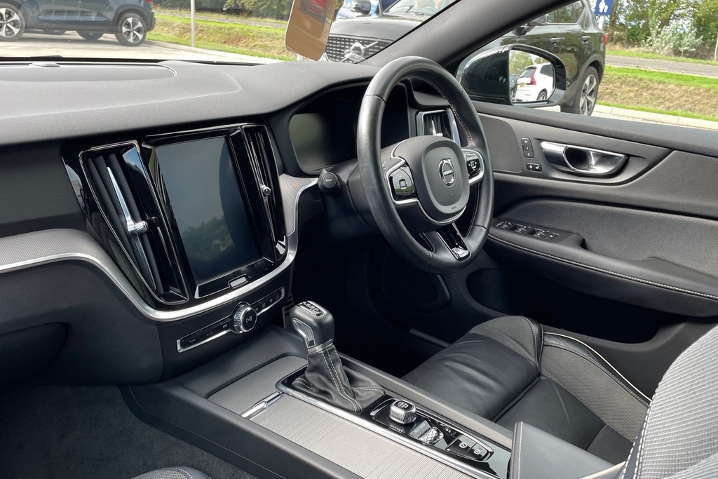 Volvo V60 R-design Pro Grey #2