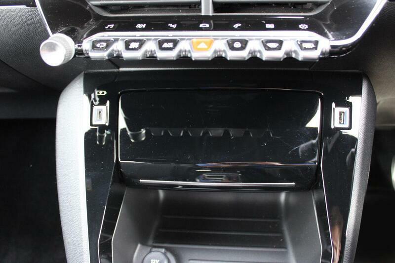 Peugeot 208 Gt Black #24