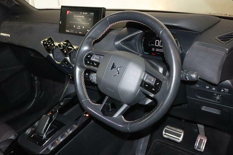 DS DS 3 Crossback E-tense 50Kwh Performance Line Crossback Red #5