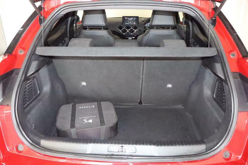 DS DS 3 Crossback E-tense 50Kwh Performance Line Crossback Red #4