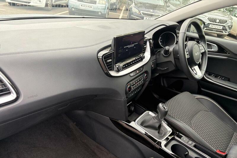 Kia Ceed 1.5 T-gdi 3 Sportswagon Euro 6 Ss Silver #2