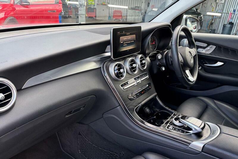 Mercedes-Benz GLC Class 2.1 Glc220d Sport Premium Plus G-tronic 4Matic Silver #2