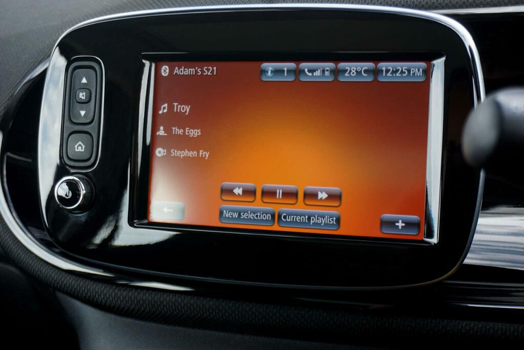 Smart Forfour 60Kw Eq Prime Exclusive 17Kwh 22Kwch Silver #25