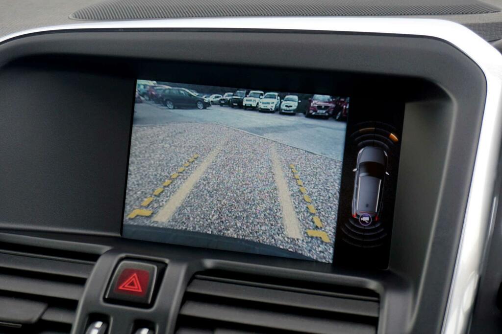 Volvo XC60 D3drive R-design Premium Black #18
