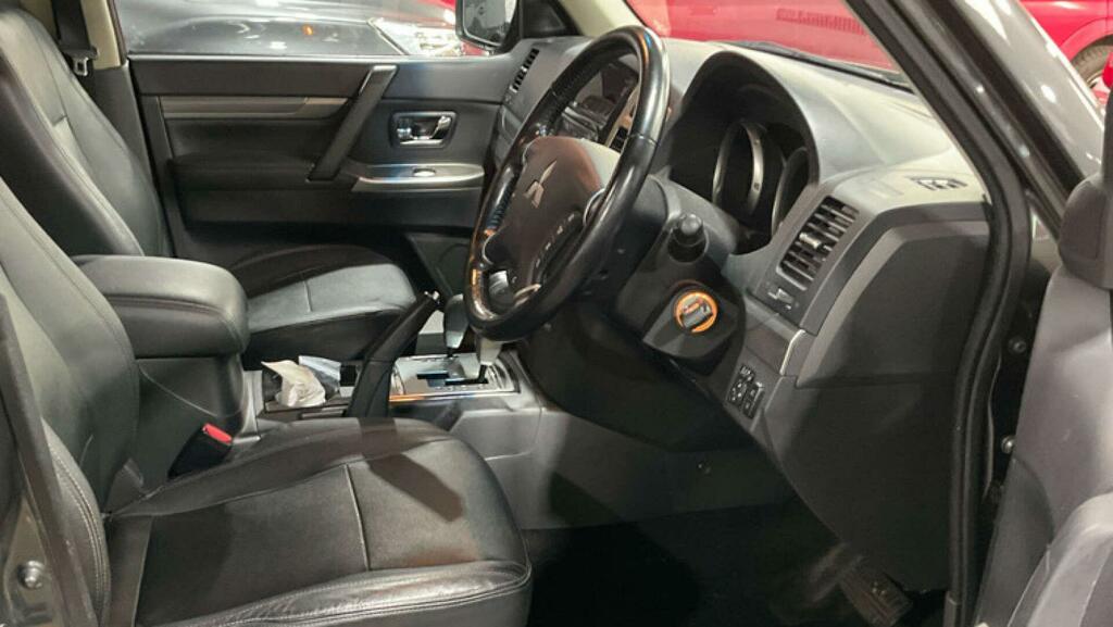 Mitsubishi Shogun Sg3 Grey #5