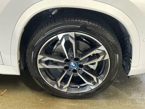 BMW iX1 Xdrive30 M Sport White #12