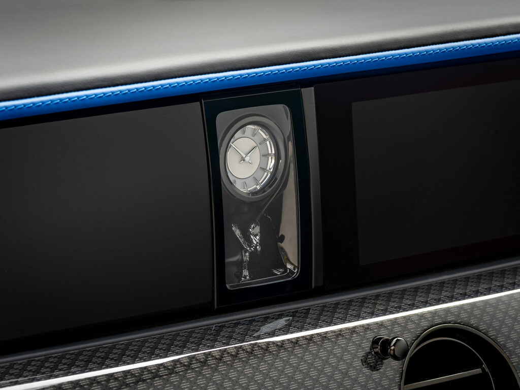 Rolls-Royce Ghost II Black Badge HV25CHZ Silver #13