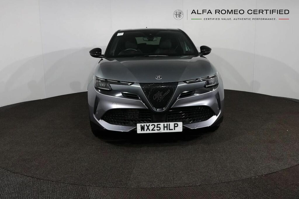 Alfa Romeo Junior 1.2 Turbo Ibrida Black #2