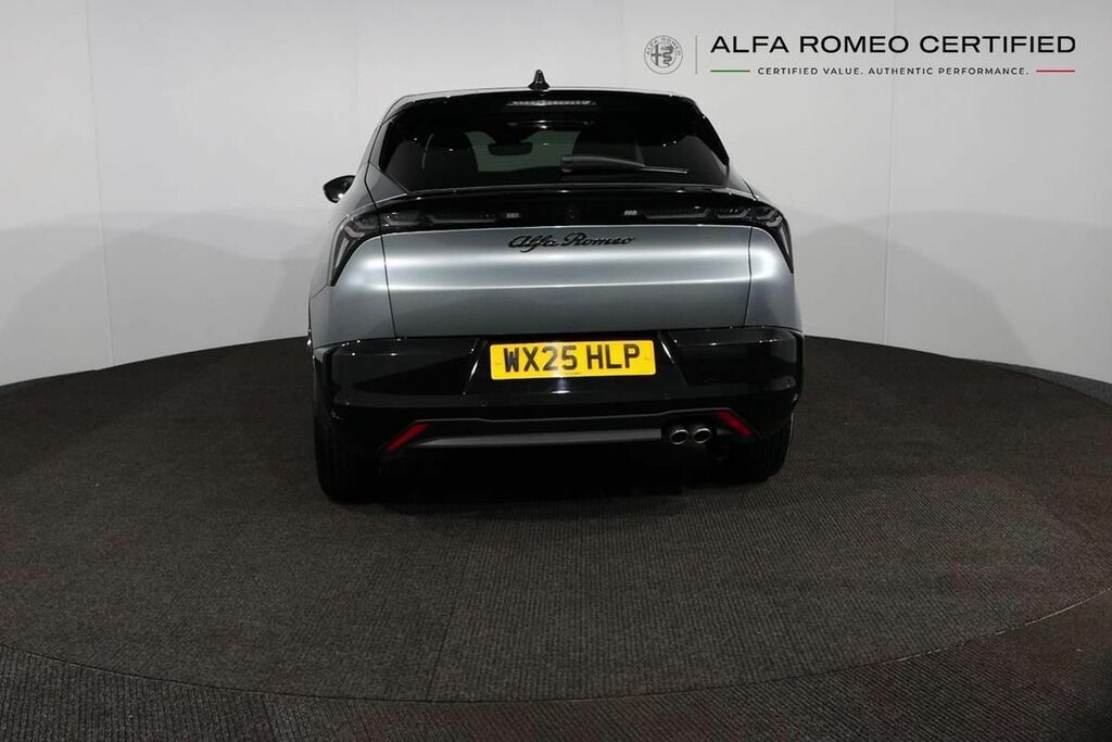Alfa Romeo Junior 1.2 Turbo Ibrida Black #6