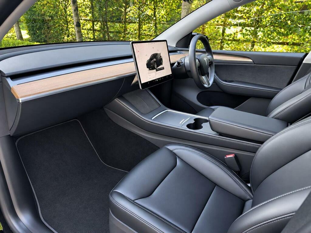Tesla Model Y Rwd Black #11