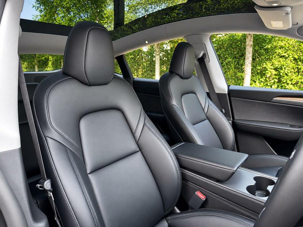 Tesla Model Y Rwd Black #9
