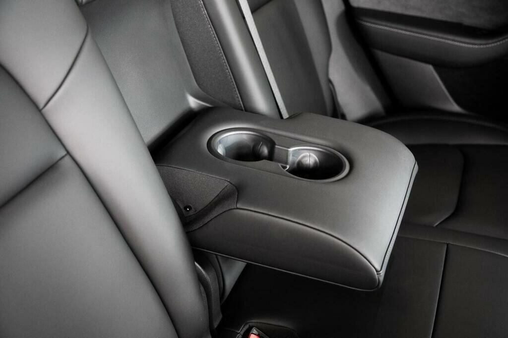 Tesla Model Y Rwd Black #21