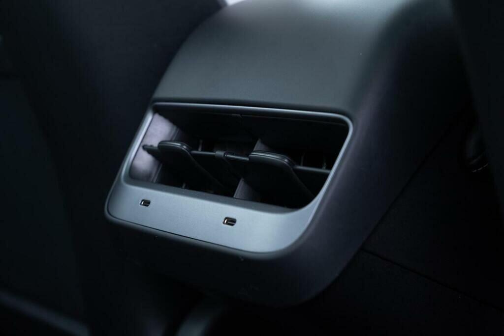 Tesla Model Y Rwd Black #20