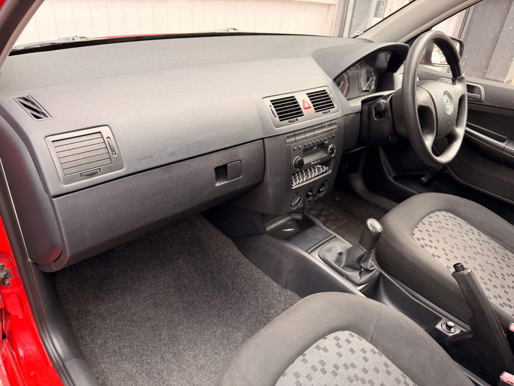 Skoda Fabia Hatchback 1.4 16V Ambiente 200606 Silver #13