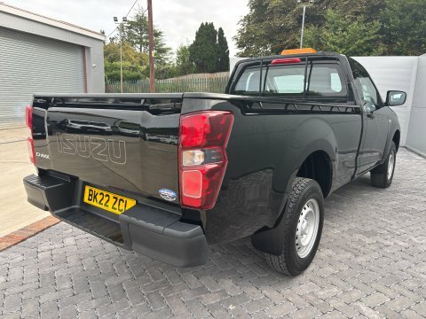 Isuzu D-Max 1.9 Td Utility Black #6