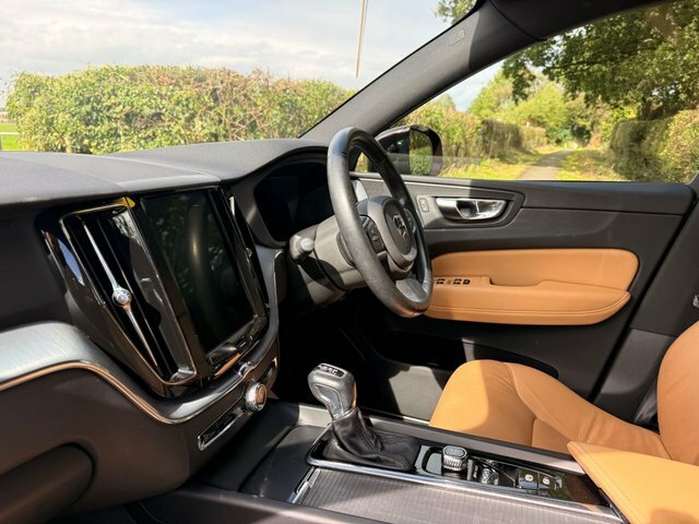 Volvo XC60 Momentum 2.0 D4 Awd Black #16
