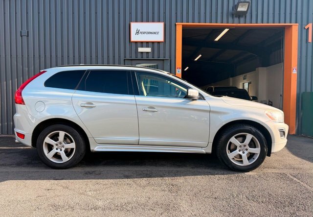 Volvo XC60 Estate Black #5