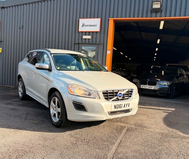 Volvo XC60 Estate Black #2