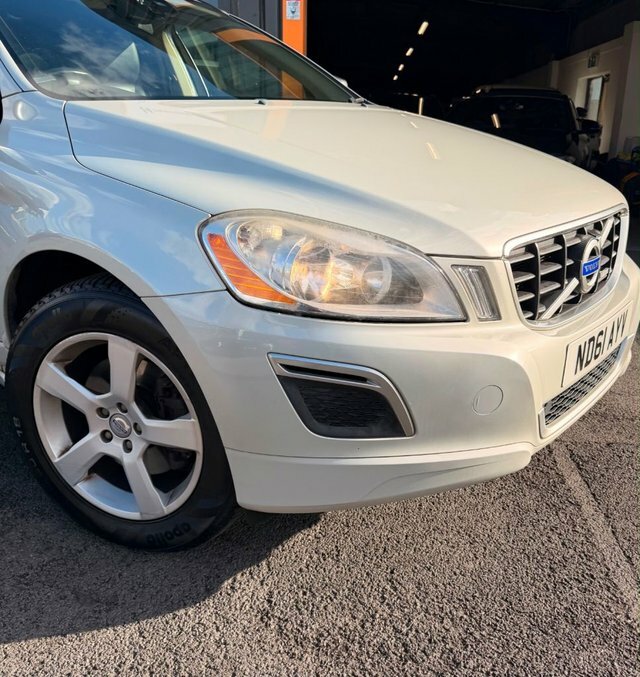 Volvo XC60 Estate Black #4