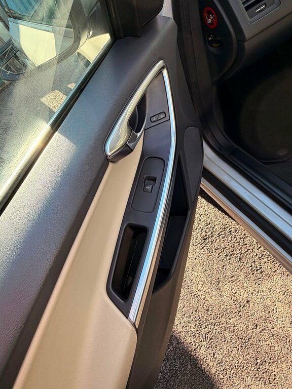Volvo XC60 Estate Black #19